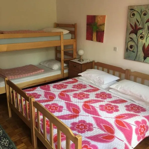 HOSTEL-SezanaLOKEV B&B, viešbutis mieste Divača