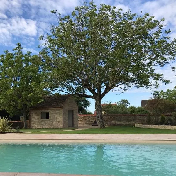 L'Escale de Jules et Lily, hotel u gradu Meursault