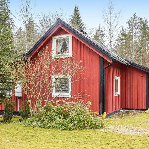 Stunning Home In Lönneberga With Kitchen、マリアネルンドのホテル