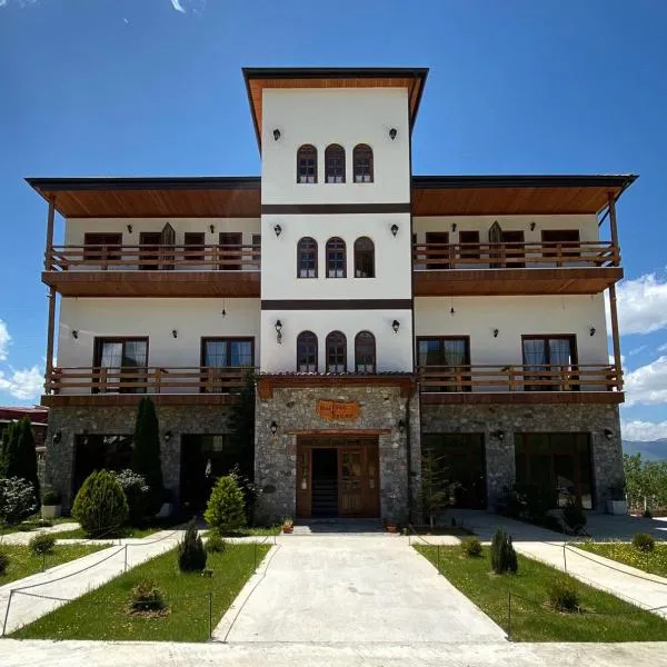 Nëna Dashuri Agroturizëm, hotel di Peshkopi