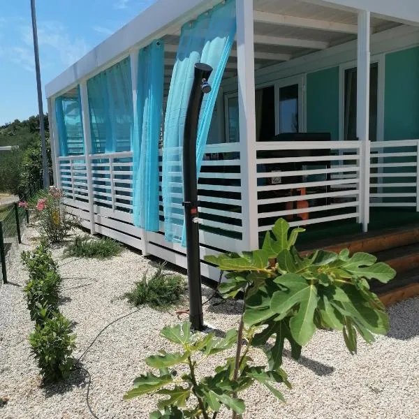 White-Pearl Mobile-Home, hotel in Jezera