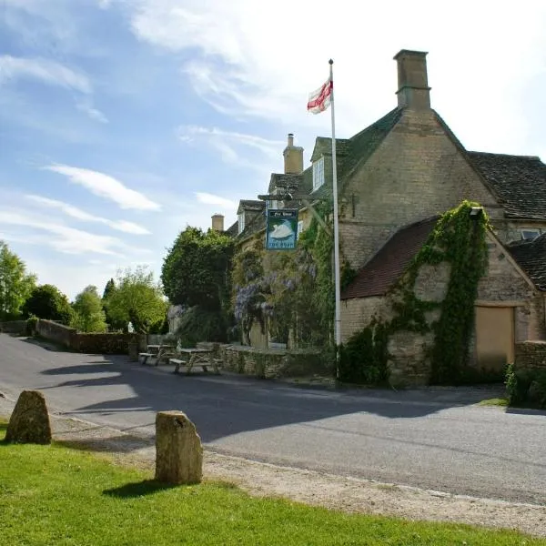 The Swan Inn Swinbrook, hotel em Witney