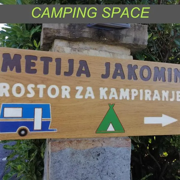 Camping Jakomin, готель у місті Копер