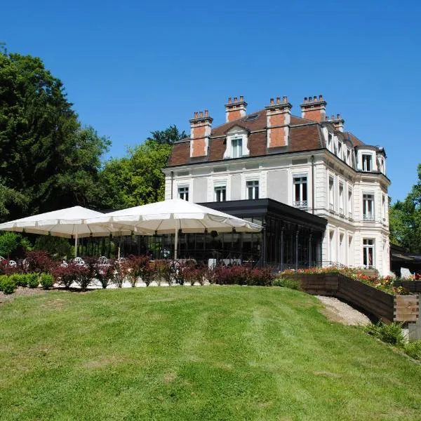 Château de La Dame Blanche - Logis โรงแรมในเบอซองซง