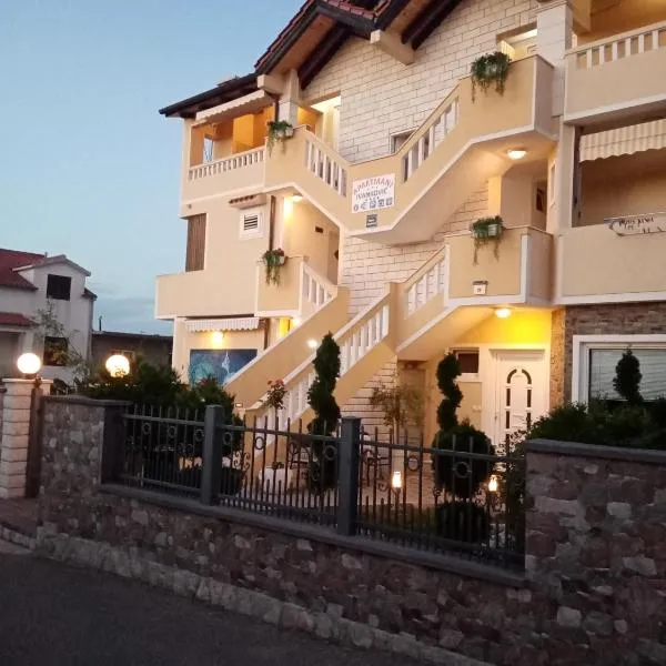 Apartments Ivanković, hotel in Stari Grad