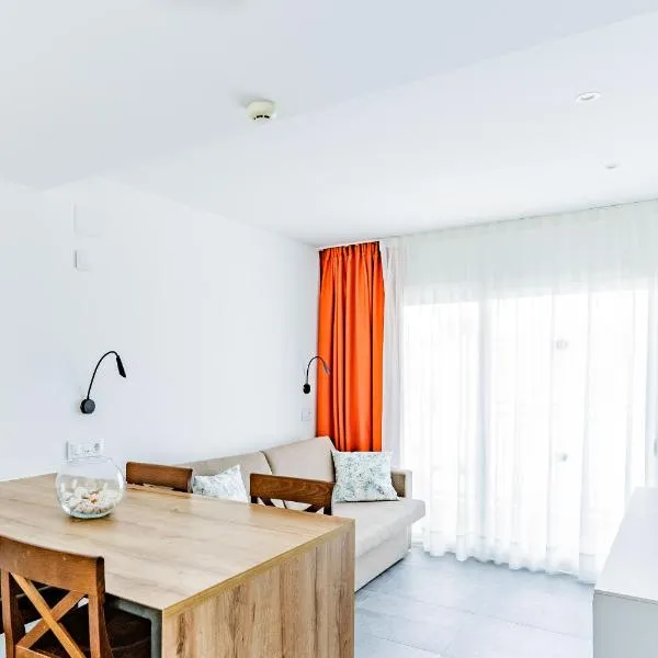 Apartamentos Sunway Apollo, מלון בסיטג'ס