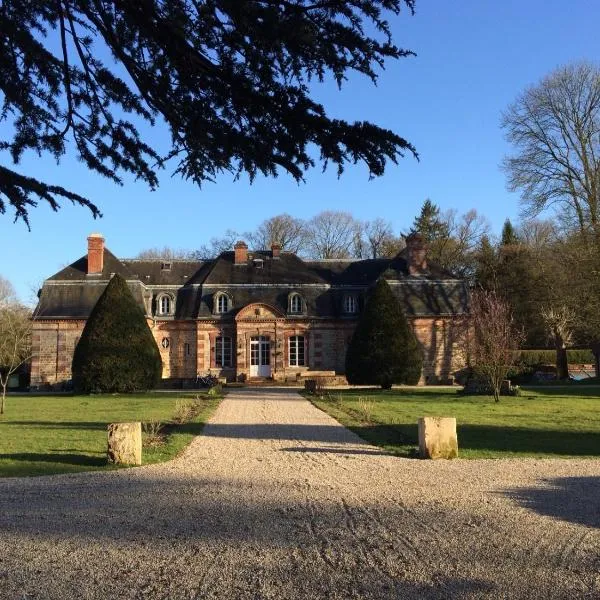 Chambres d'hôtes La Bourbelle, hotell sihtkohas Fontenay-Trésigny