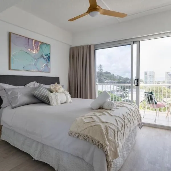 Burleigh Point Beach Vibes Stylish and Modern: Gold Coast şehrinde bir otel