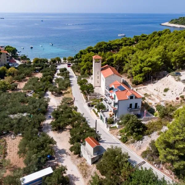 ISLAND HVAR LUXE Holiday Villa Maslina with Beach, hotel sa Milna