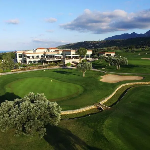 Korineum Golf & Beach Resort, hotel en Kyrenia