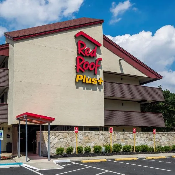 Red Roof Inn PLUS+ Secaucus - Meadowlands: East Rutherford şehrinde bir otel