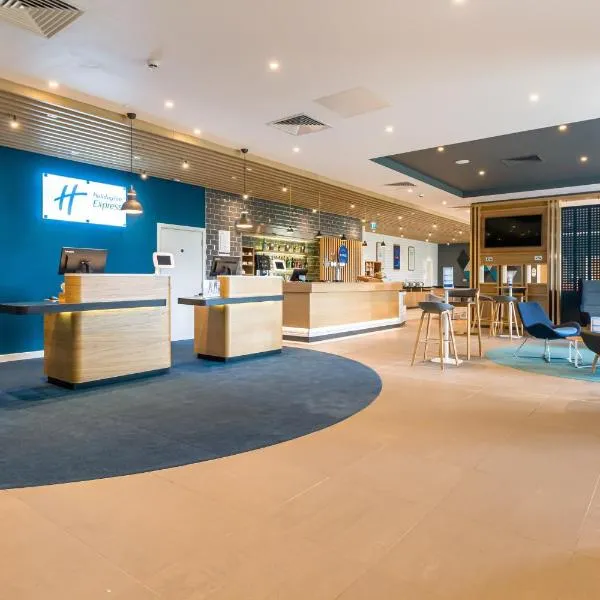 Holiday Inn Express - Bodmin - Victoria Junction, an IHG Hotel, מלון בסנט אוסטל