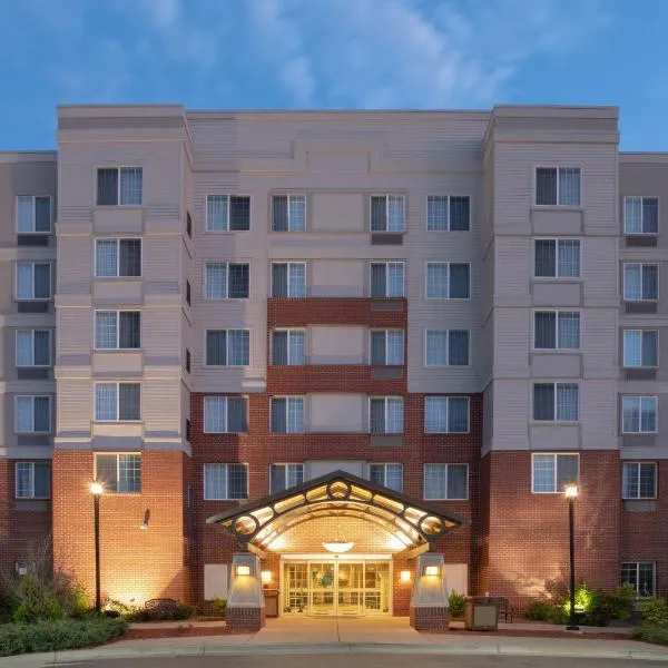 Staybridge Suites Denver International Airport, an IHG Hotel, отель в Денвере