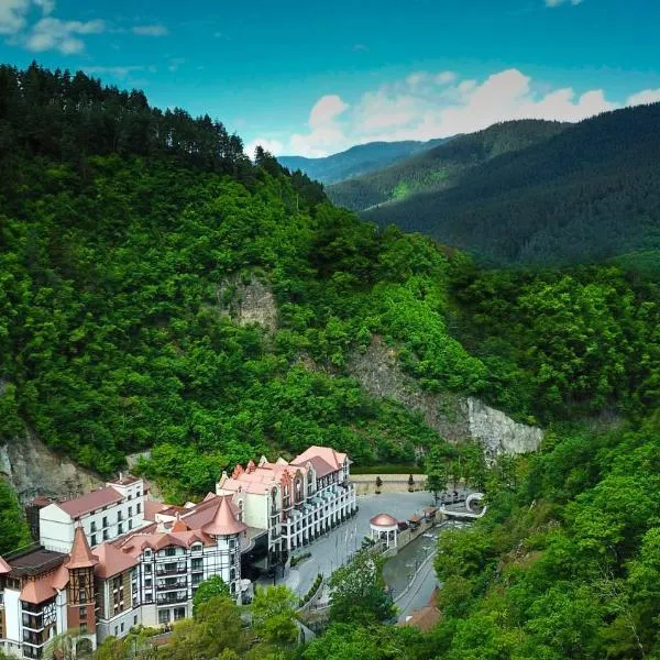 Crowne Plaza - Borjomi, an IHG Hotel, hotel Borzsomiban