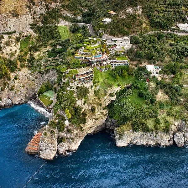 Il San Pietro di Positano โรงแรมในโปซิตาโน