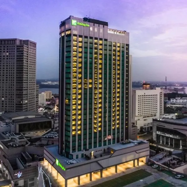 Holiday Inn Johor Bahru City Centre, an IHG Hotel، فندق في جوهور باهرو