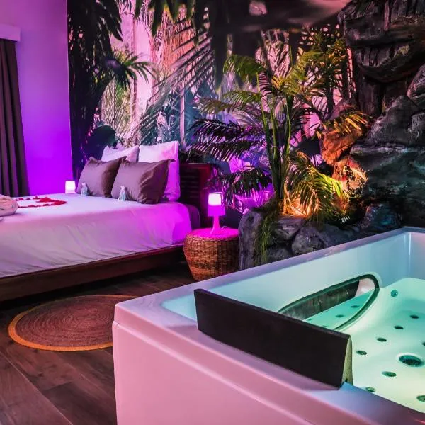 SECRET SUITE "Jungle" - Jacuzzi privatif - Gare RER C - Proche Paris, khách sạn ở Brétigny-sur-Orge