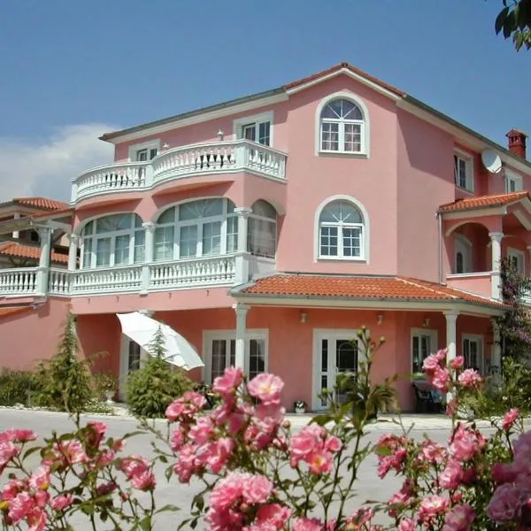 Hotel Villa Vera, ξενοδοχείο σε Fažana