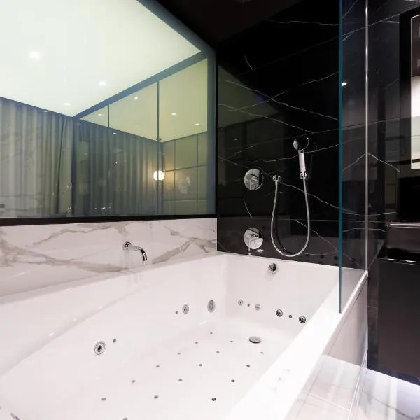 Super-Apartamenty VIP Jacuzzi – hotel w Poznaniu