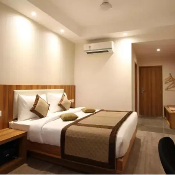 Hotel Le Roi Raipur at Raipur Railway Station, hotell i Raipur