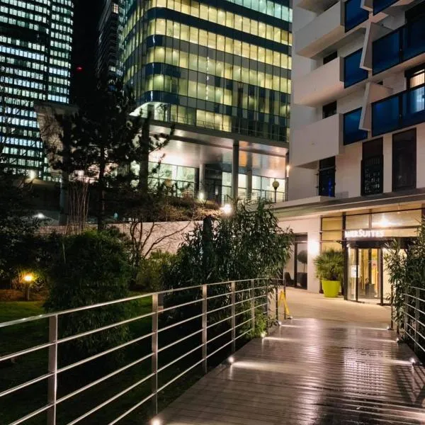 Fraser Suites Paris La Défense, מלון בקורבוואה