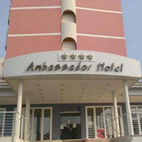 Hotel Ambassador, hótel í Caorle