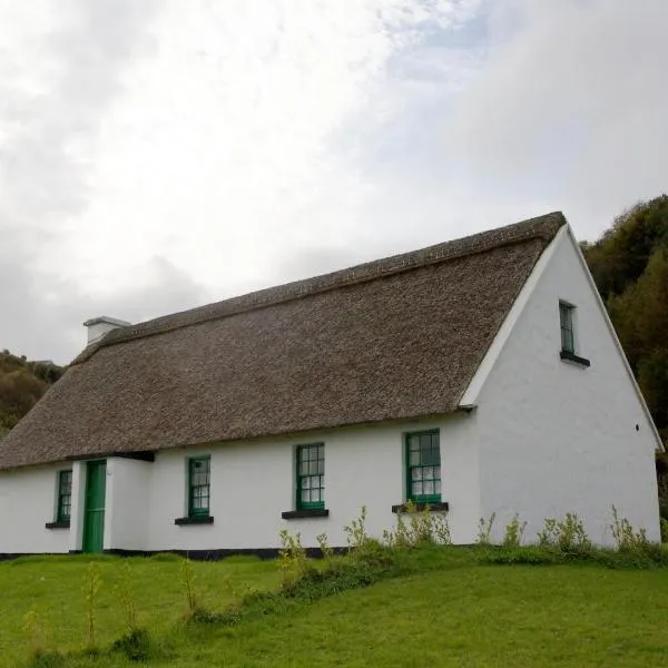 Corofin Lake Cottages, hotel en Ennis