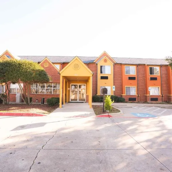 Regency Inn & Suites DFW, hotel sa Euless