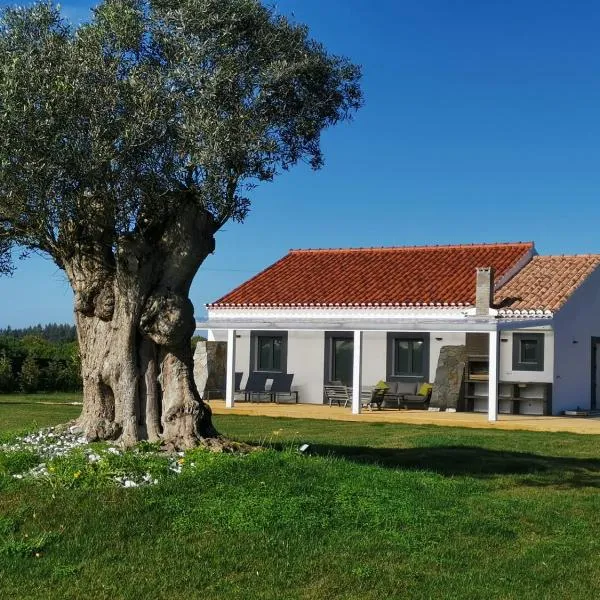 Kuanza Farmhouse and Lodge, מלון בזמבוז'יירה דו מאר