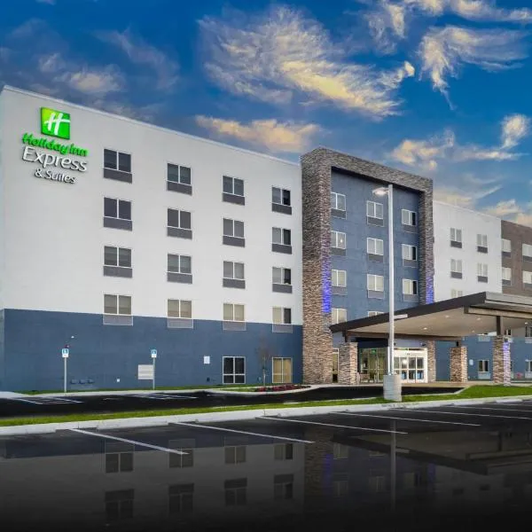 Holiday Inn Express & Suites - Fort Myers Airport, an IHG Hotel, viešbutis mieste Fort Majersas