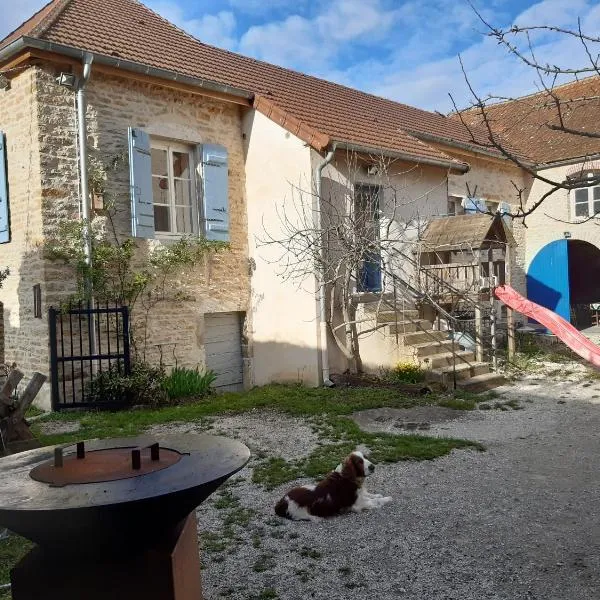 Les Trois Croix, hotell sihtkohas Santenay