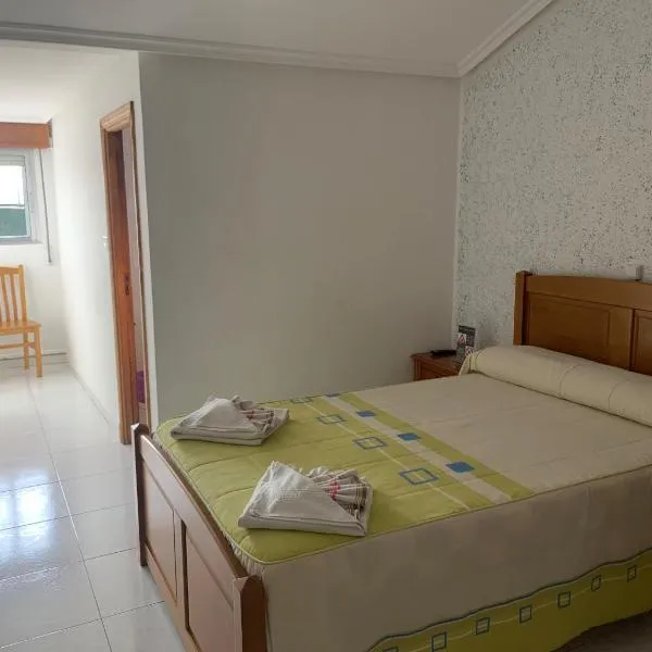 Hostal Sequeiros, hotel u gradu 'Ourense'