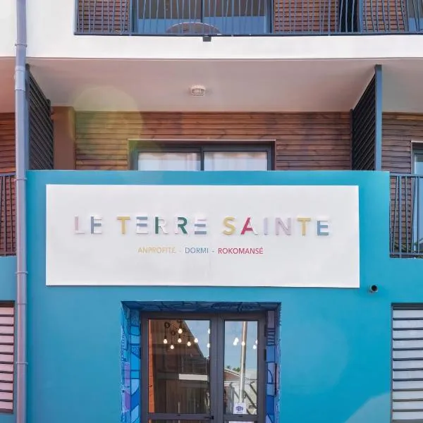 HÔTEL LE TERRE SAINTE, hôtel à Saint-Pierre