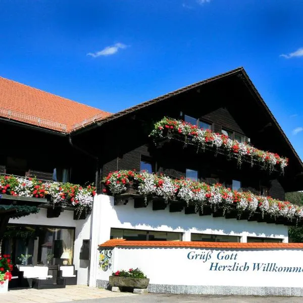 Hotel Gut Schmelmerhof, hotel di Deggendorf