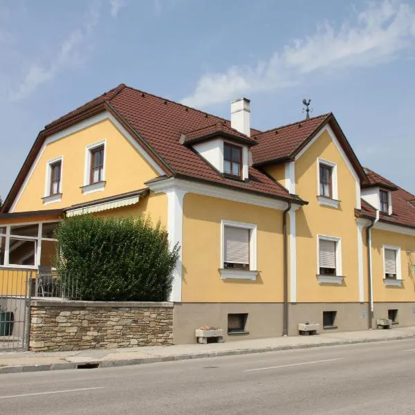 Gästehaus Fischer Rohrendorf, hotel u gradu 'Dürnstein'