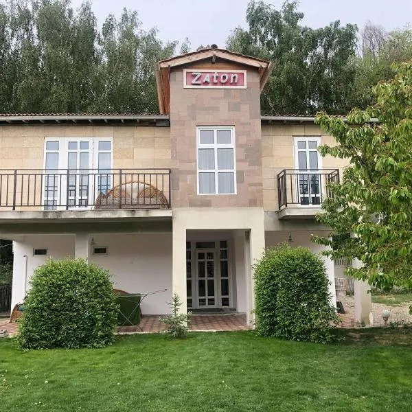 Zaton Guesthouse, hótel Чолпон-Ата