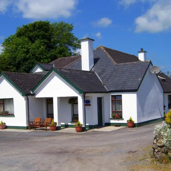 Valley Lodge Room Only Guest House, hotel u gradu Claremorris