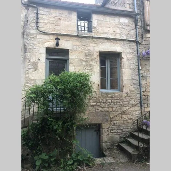 La petite maison médiévale de Melanie, hotel di Flavigny sur Ozerain