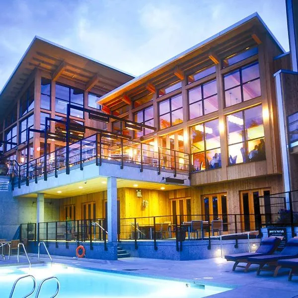 Brentwood Bay Resort & Spa, хотел в Brentwood Bay