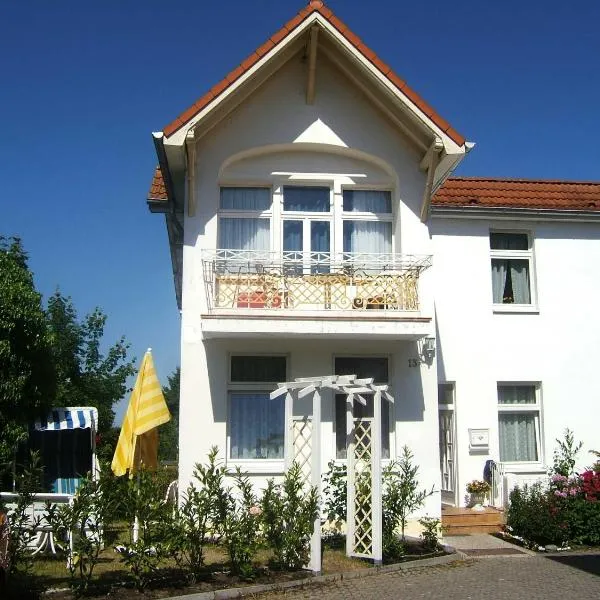 Pension Mittag, hotel v mestu Heringsdorf