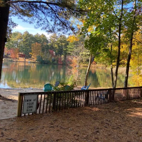 Clear Pond Getaway，普利茅斯的飯店