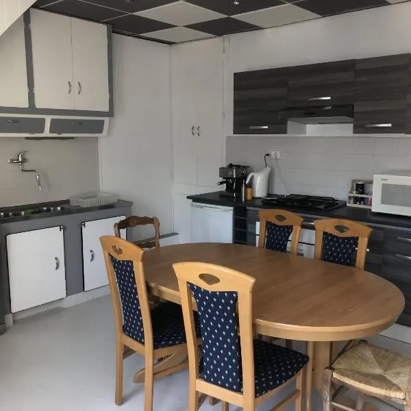 Chambres individuelles avec partie commune ou logement entier si disponible Via Rhôna، فندق في سانت-جوليا-أون-جينيفوا