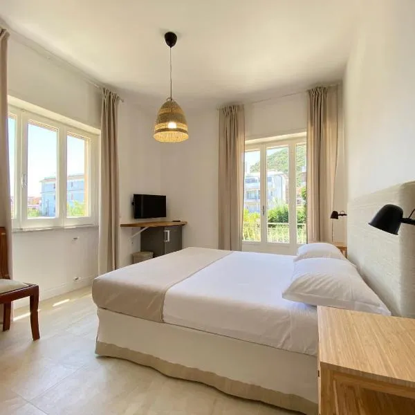 Maison Sciscì Rooms, hotel i San Felice Circeo