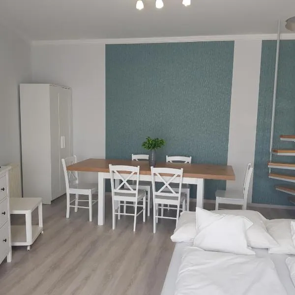 Zoli Apartmanok-Adri Kölcsey 32, hótel í Hajdúszoboszló