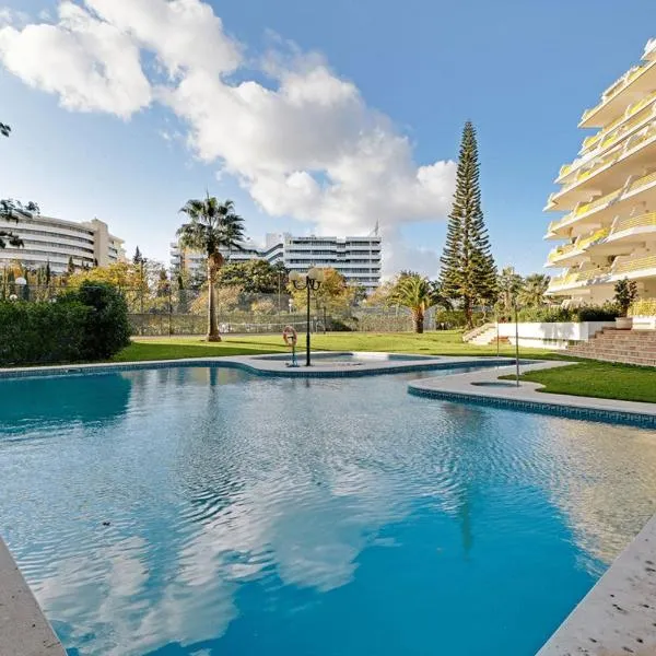 Vilamoura Design with Pool by Homing, Hotel in Vilamoura