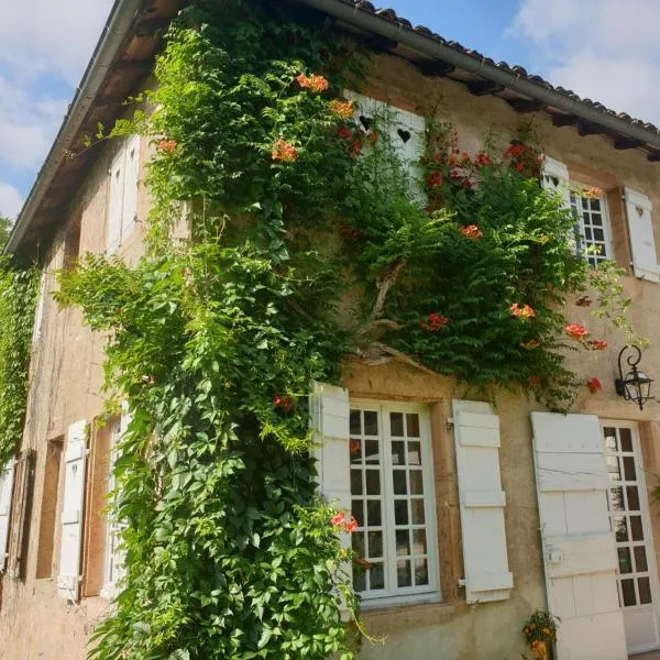 LE CARGE D’ARLAY, hotel Chaintré városában