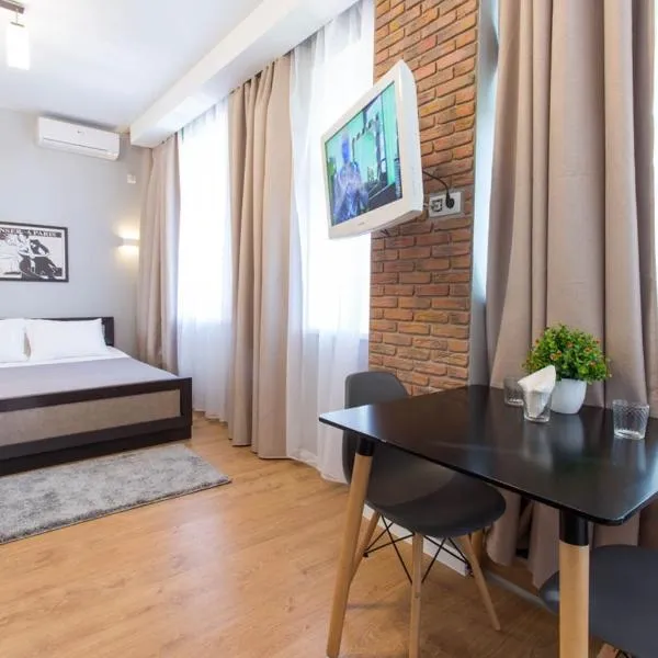 Modern studio beside metro Pushkinska, Universytet - Chernyshevska str. 95-7، فندق في خاركوف