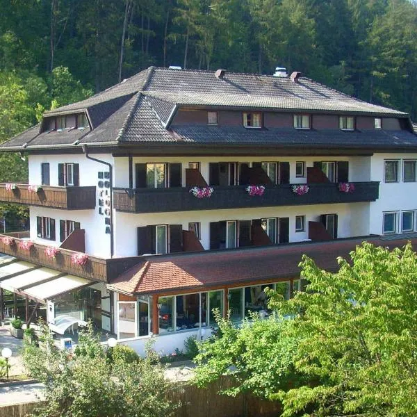 Hotel Bologna, hotel em Brunico