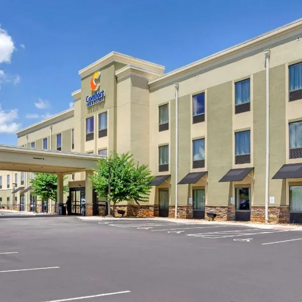 Comfort Inn & Suites Lynchburg Airport - University Area, готель у місті Лінчберг