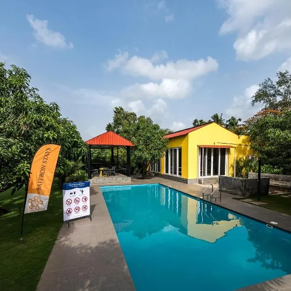 SaffronStays Casa Manga, Karjat - pet-friendly pool villa near ND's Film World and Saltt, hotel v destinaci Karjat